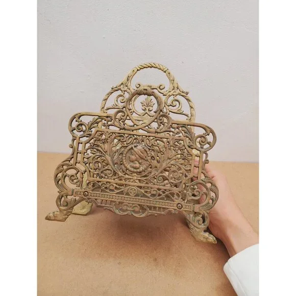 Letter Rack or Envelope Card Holder || Vintage solid brass || Shell shape plate - Picture 11 of 16